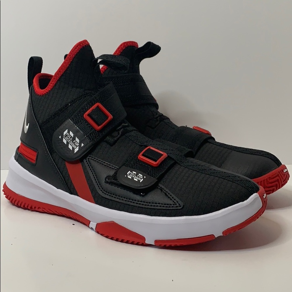 Lebron Solider 13 flyease bred